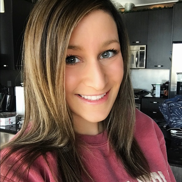 Meet your Posher, Alexandra - Picture 3 of 5